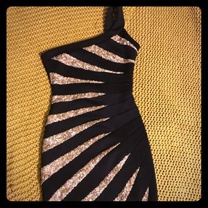 Bebe body-corn dress.